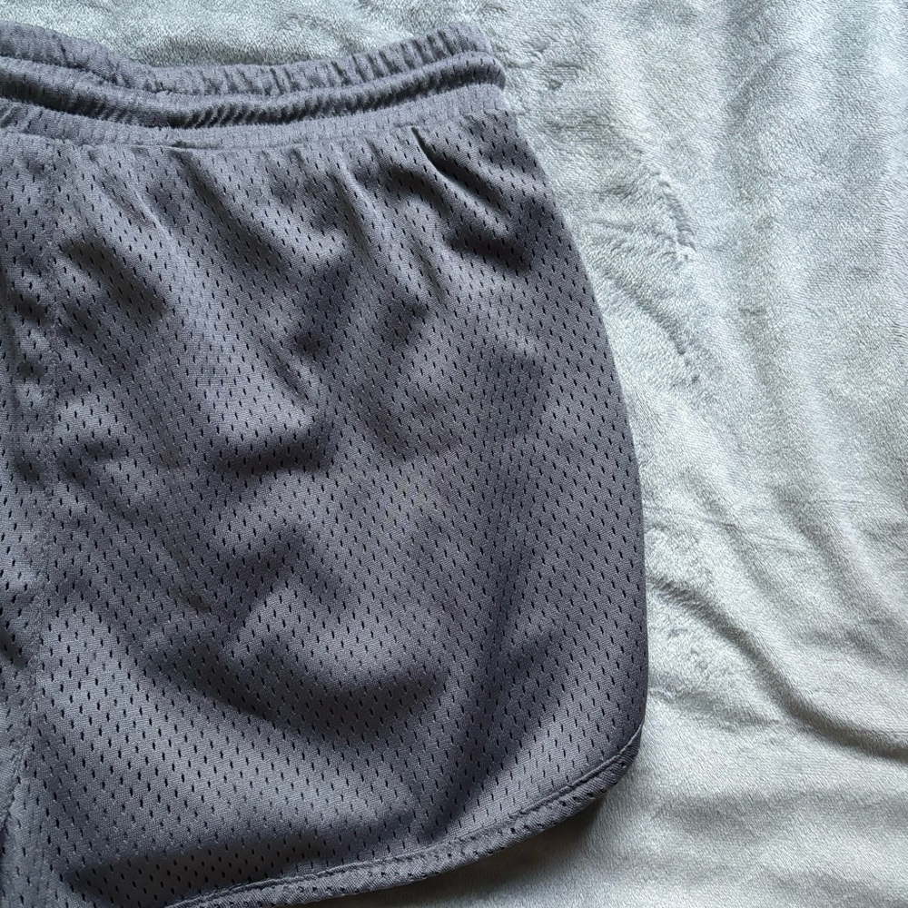 Kith Shorts - Picture 3 of 6